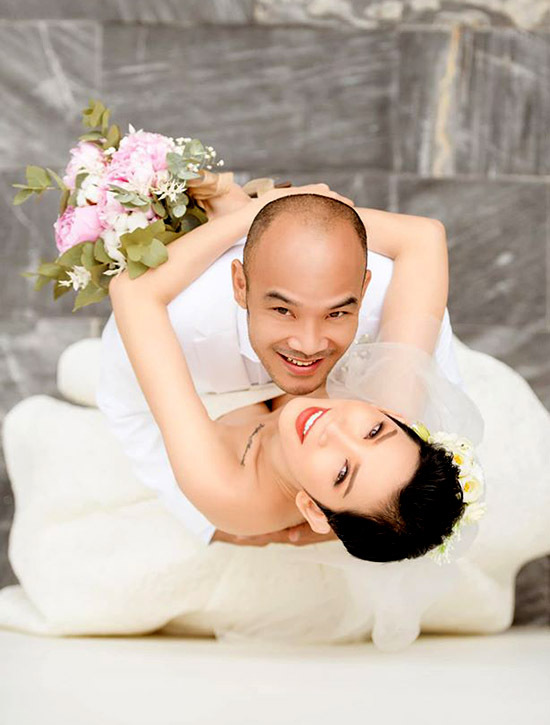 Cô dâu chú rể ra Đà Nẵng tổ chức hôn lễ riêng tư với 50 khách mời tham dự.
