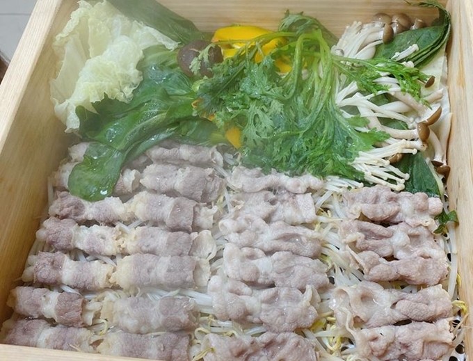 Hariwon ăn món hấp đang nổi ở Hàn Quốc - 1