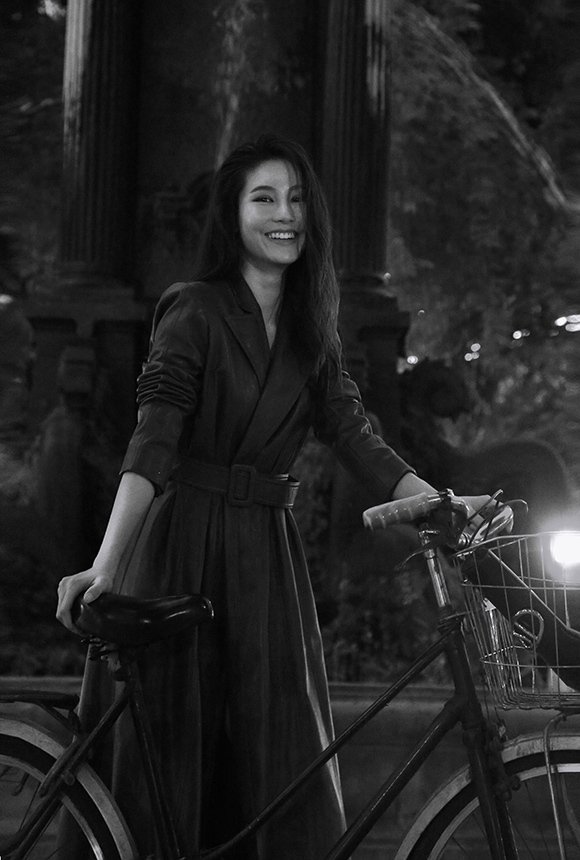 Ảnh: Thiên Minh, Trang điểm: Tú Tạ, Stylist: Cindy Nguyễn.