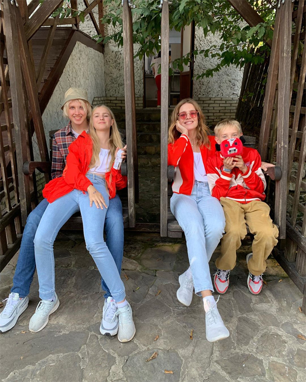 Những hình ảnh Natalia Vodianova bên các con và hôn phu - 3