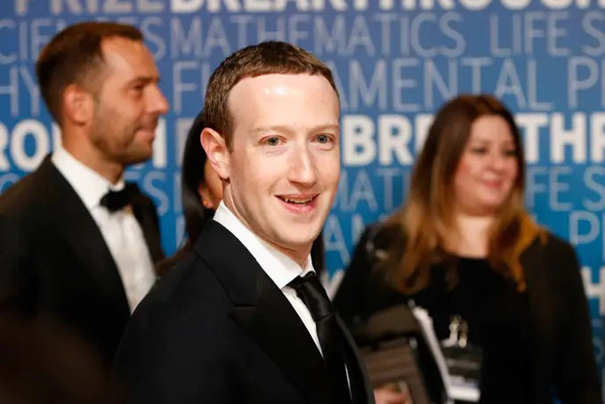 Tổng tài sản: 79,4 tỷ USDTài sản tăng thêm năm 2019: 27,4 tỷ USD.Mạng xã hội lớn nhất thế giới Facebook dành phần lớn thời gian của năm 2019 để chống lại những tin tức bất lợi về công ty, liên quan đến những vấn đề như quảng cáo chính trị, không kiểm soát chặt những nội dung thù ghét, và thế chiếm lĩnh thị trường. Tuy nhiên, không vì thế mà kết quả kinh doanh của Facebook đi xuống. Cổ phiếu Facebook tăng giá 45% trong 2019, và cổ đông lớn nhất của Facebook là nhà sáng lập Mark Zuckerberg cũng là người hưởng lợi nhiều nhất.