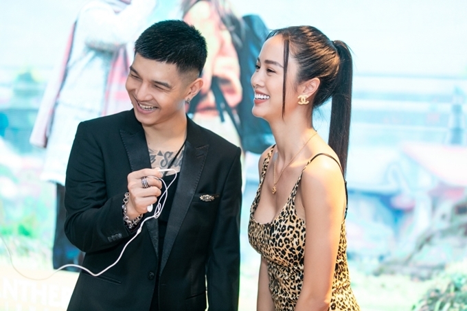 Ca sĩ Cường Seven cùng bạn gái - siêu mẫu Vũ Ngọc Anh đến mừng sản phẩm âm nhạc đầu tay của Khả Ngân.