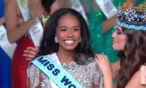 Khoảnh khắc đăng quang Miss World 2019