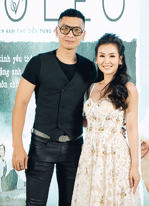Người mẫu Trần Trung đóng vai bạn trai Võ Hạ Trâm trong sản phẩm Nhà anh trên đỉnh cheo leo.
