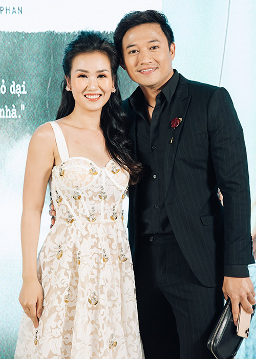 Diễn viên Quý Bình là đàn anh thân thiết của giọng ca sinh năm 1990.