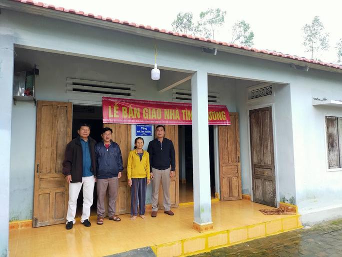 Đoàn từ thiện của nghệ sĩ Hoài Linh có hỗ trợ huyện Quế Sơn 500 triệu đồng