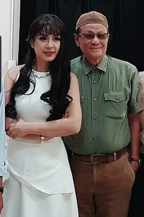 Việt Trinh và đạo diễn Lê Cung Bắc trong buổi họp mặt đoàn phim Người đẹp Tây Đô năm 2019.